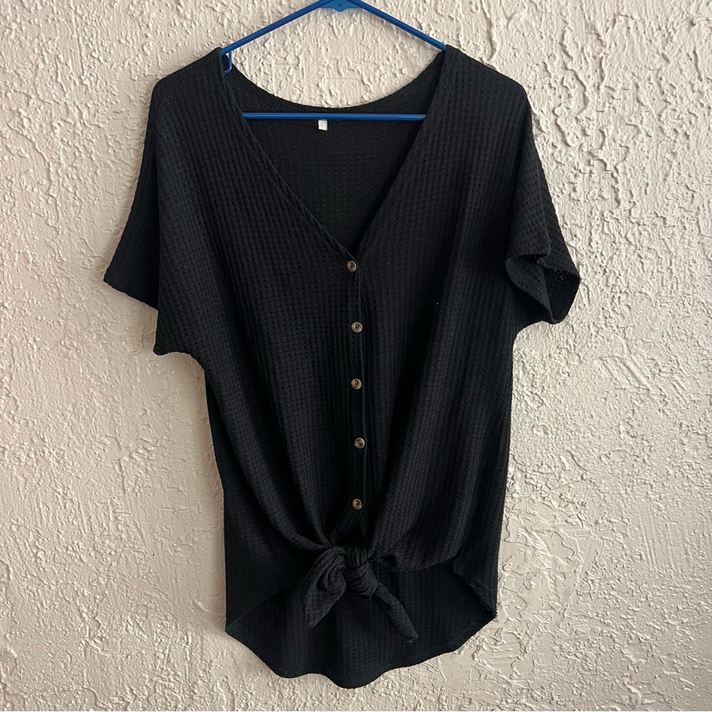 ❤️ Black Tie Front Short Sleeve Blouse